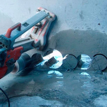 Пробивка отверстий в стенах